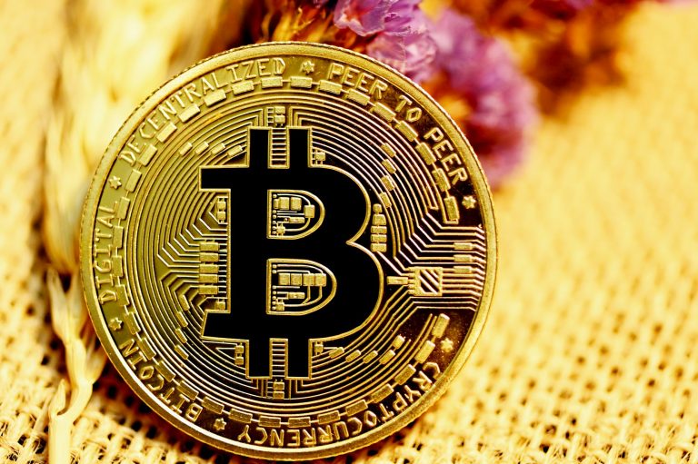 Onko Bitcoin turvallinen? Tutkimme sen riskejä ja mahdollisuuksia