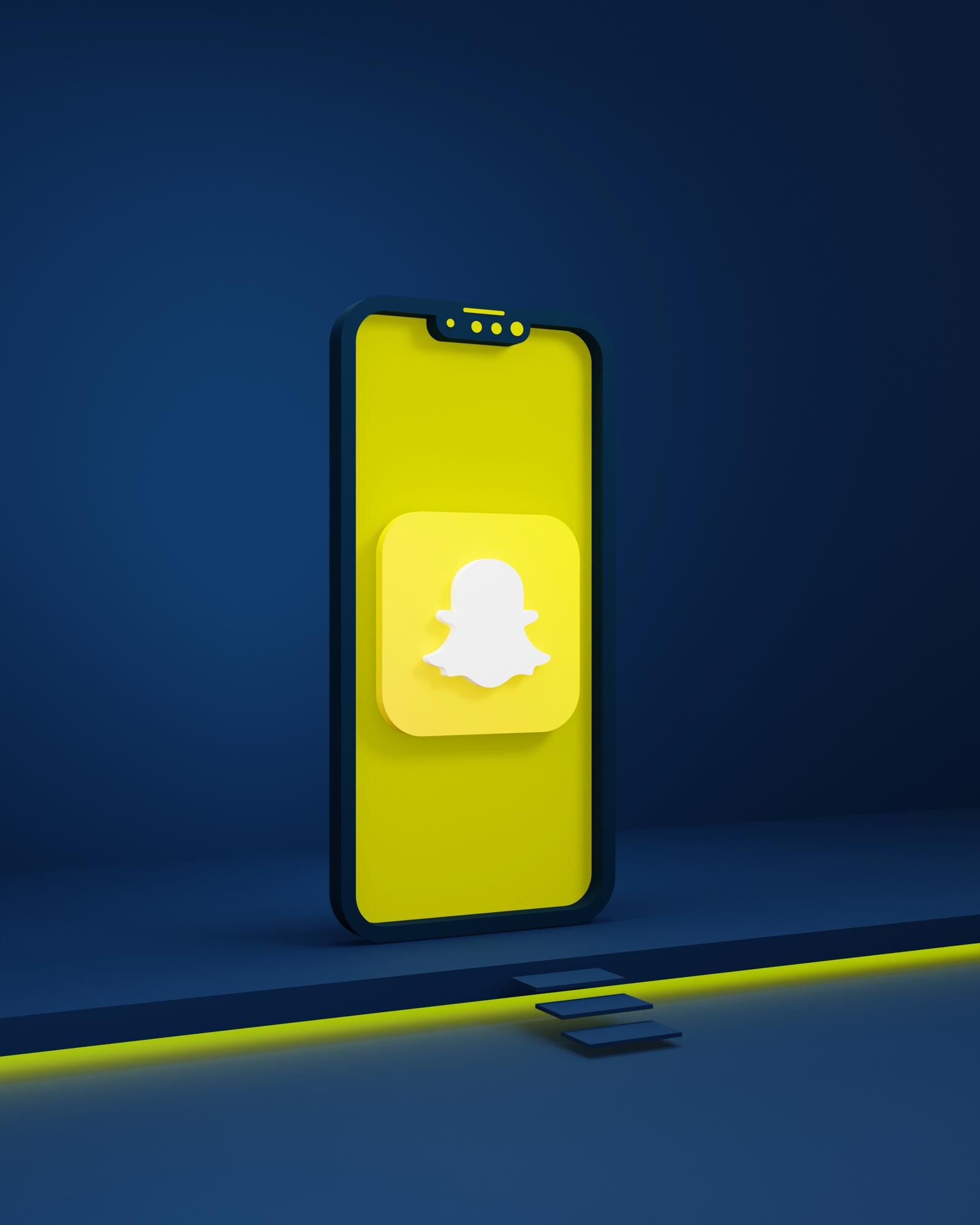 Puhelimen näytöllä näkyy Snapchatin viestiketju ja ilmoitus 'Screenshot captured'.