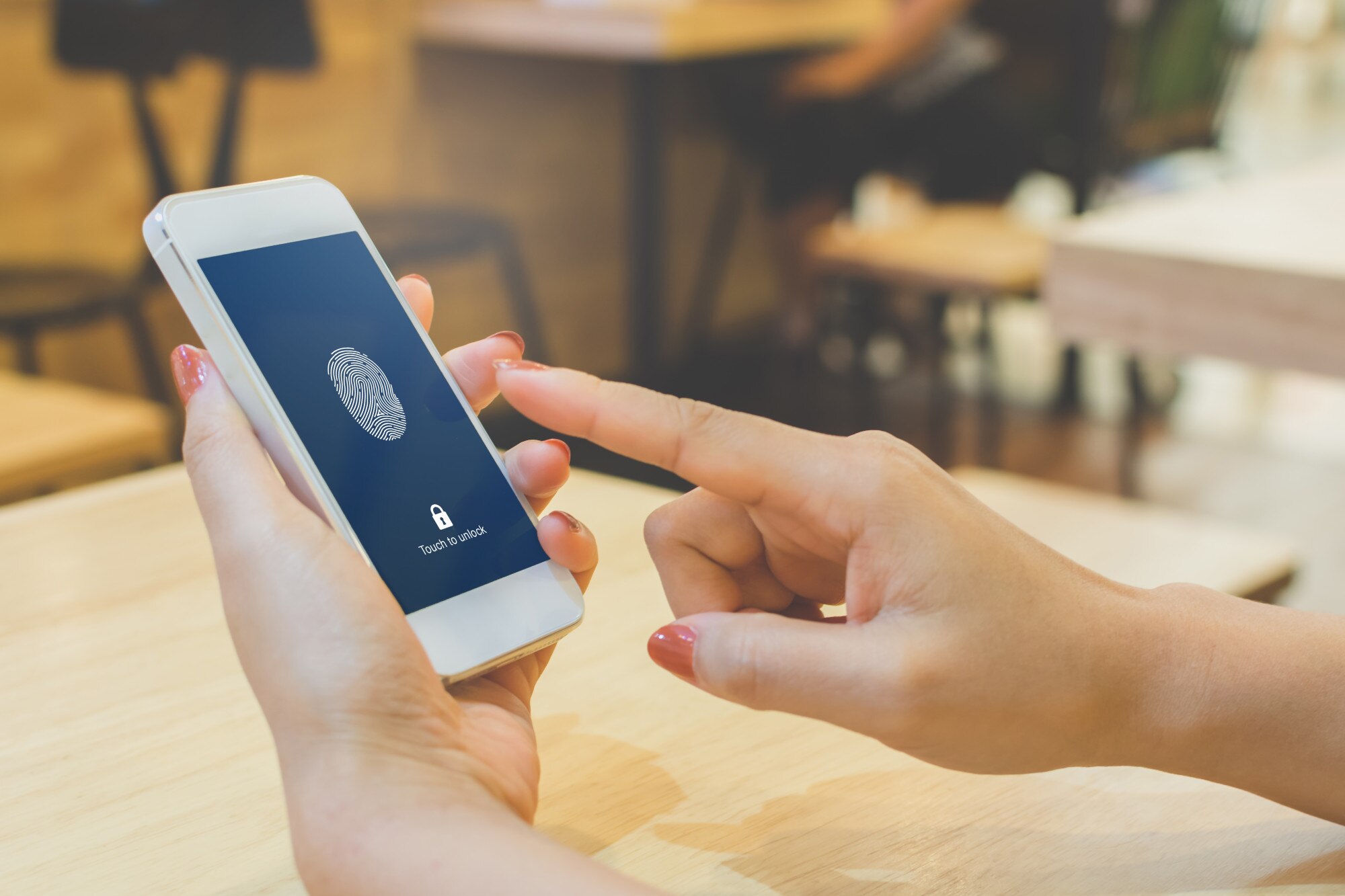 MobilePay-maksun vahvistus sormenjälkitunnistuksella